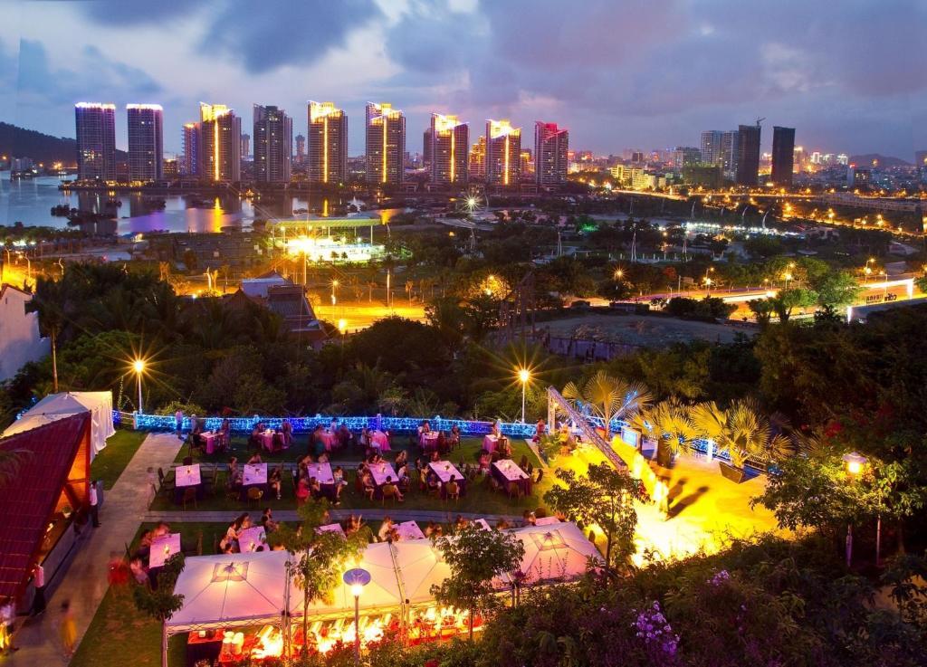 Guesthouse International Hotel Sanya Extérieur photo