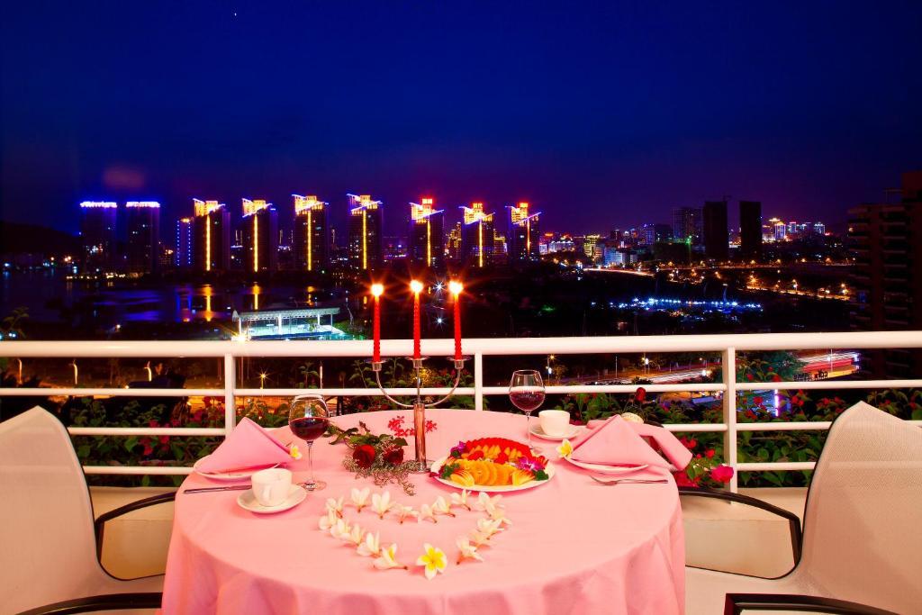 Guesthouse International Hotel Sanya Extérieur photo